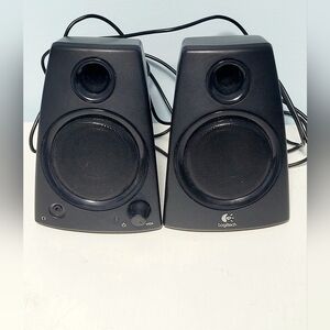 Logitech PC Speakers Full Sound Strong Bass 3.5mm output Model Z130